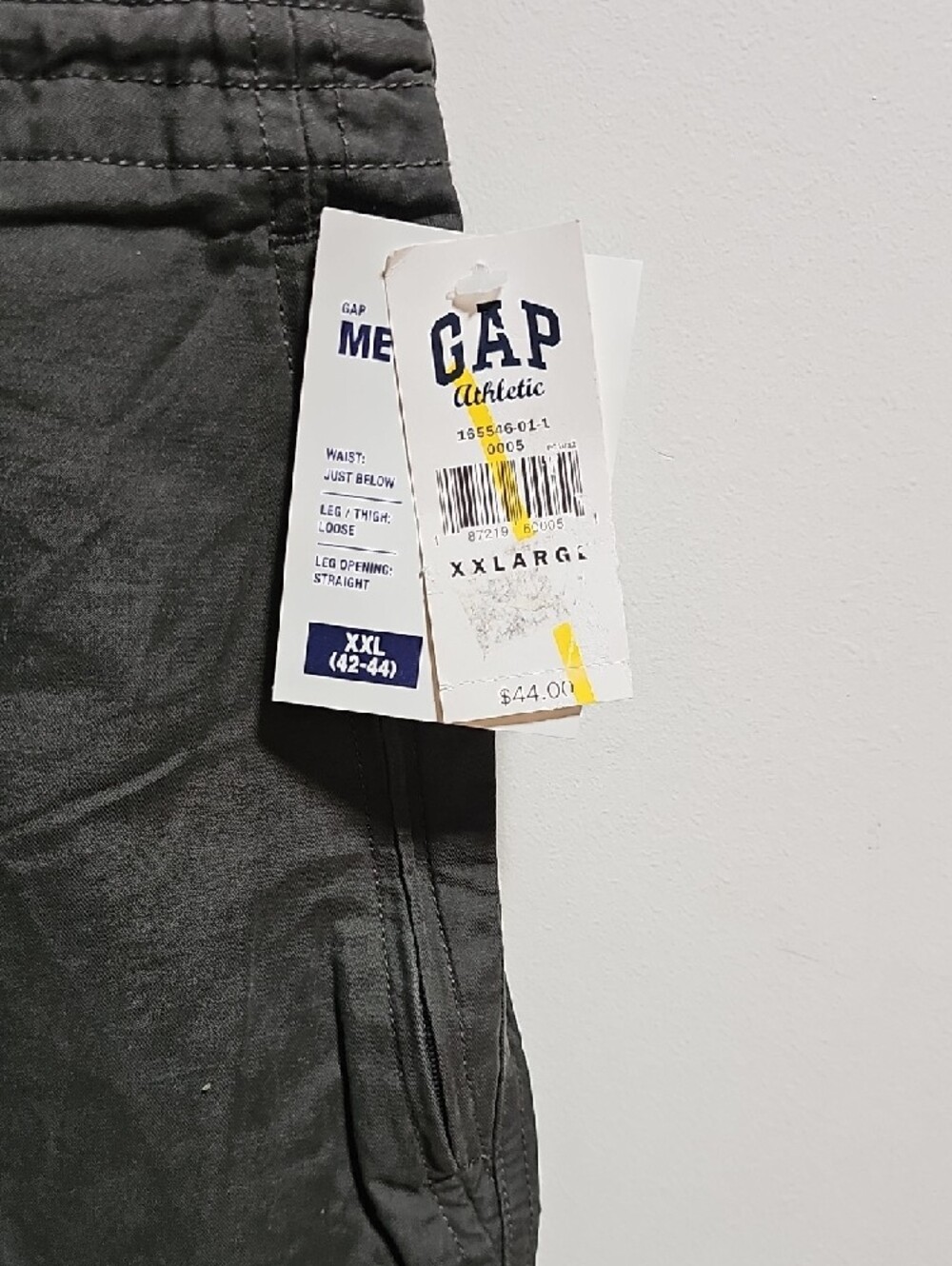 GAP Men’s Cargo Pants in Olive Green/Gray - Picture 2 of 2